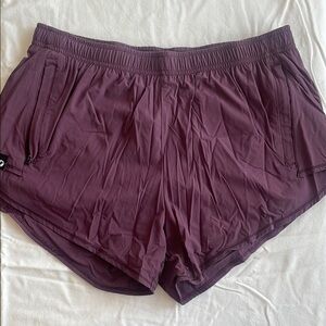 Oiselle Flyout Shorts - Size 6